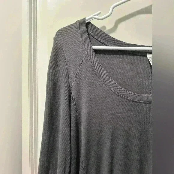 Free People gray ribbed long sleeve scoop neck a line swing tee size small - Picture 9 of 9